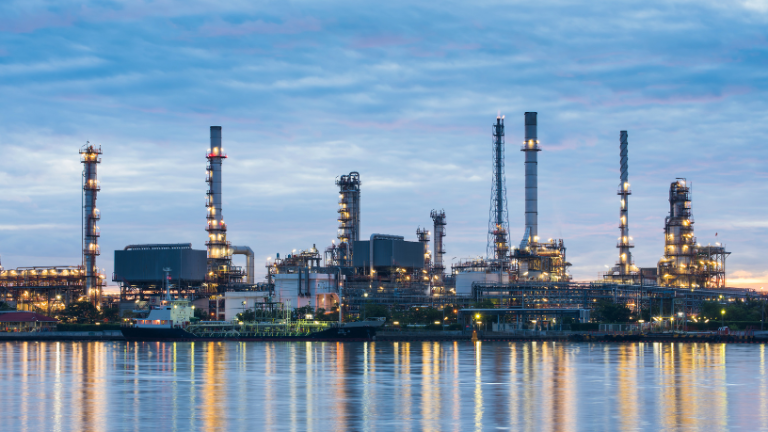 Paulo Roberto Gomes Fernandes analisa os desafios estruturais que afetam a competitividade da indústria nacional de óleo e gás.