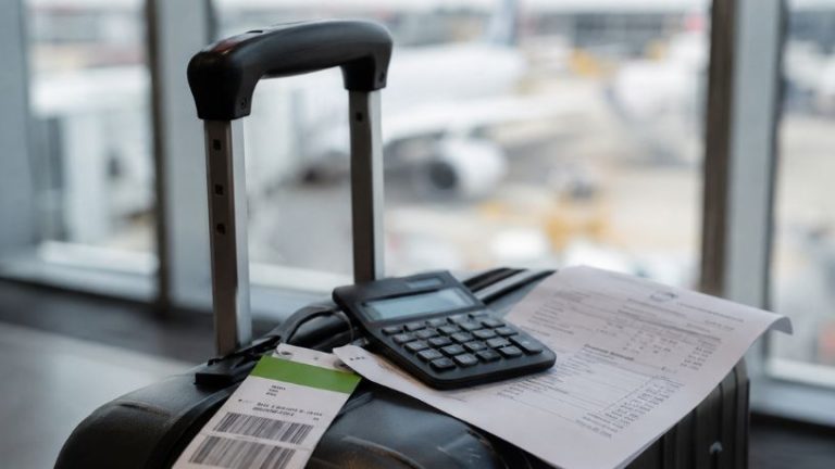 O Financiamento de Viagens Corporativas no Setor Público e os Limites do Interesse Institucional O Financiamento de Viagens Corporativas no Setor Público e os Limites do Interesse Institucional